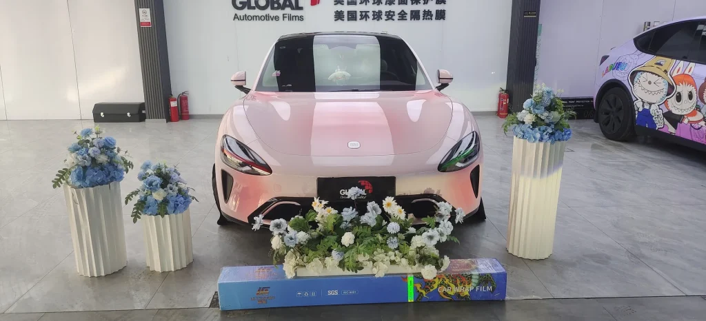洛阳小米 SU7羞羞粉渐变定制改色施工实拍图 1